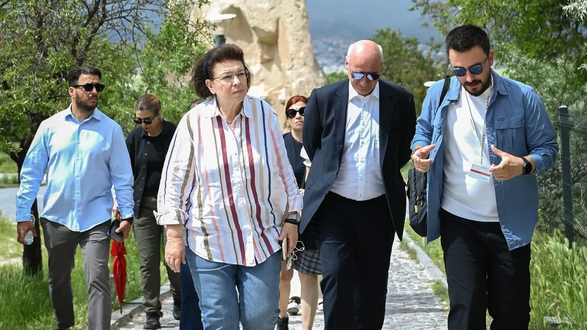 Yunan bakan Kapadokya turunda: Paşabağları'ndan Meryem Ana Kilisesi'ne! Mendoni kültürel hazineleri gezdi