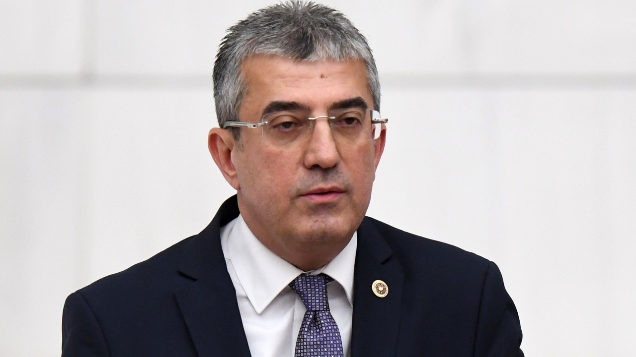 CHP'li Günaydın ihraç istemine tepki: Alınlarını karışlarım, Allah akıl fikir versin!