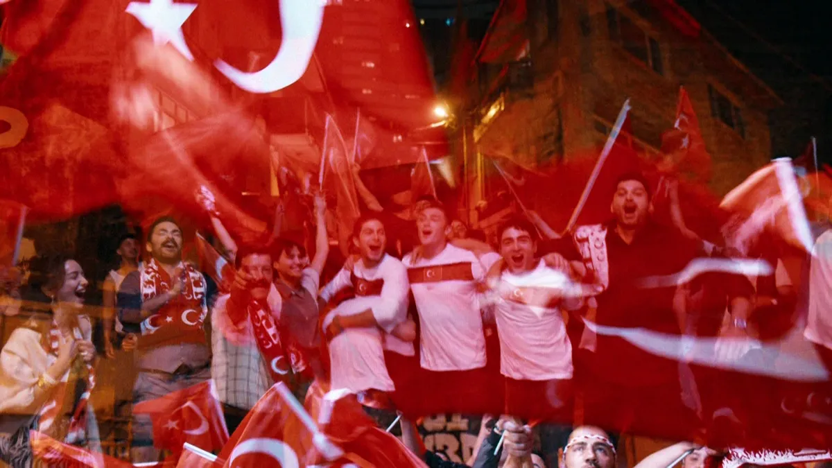 Atv’nin yeni dizisi Altı Üstü İstanbul’dan milli takıma destek!