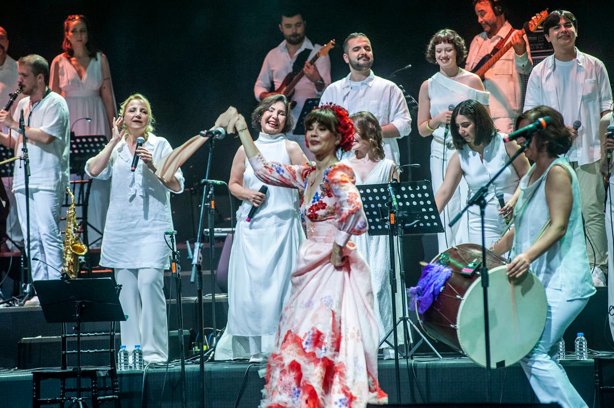 Konser ve 30. yıl anısına