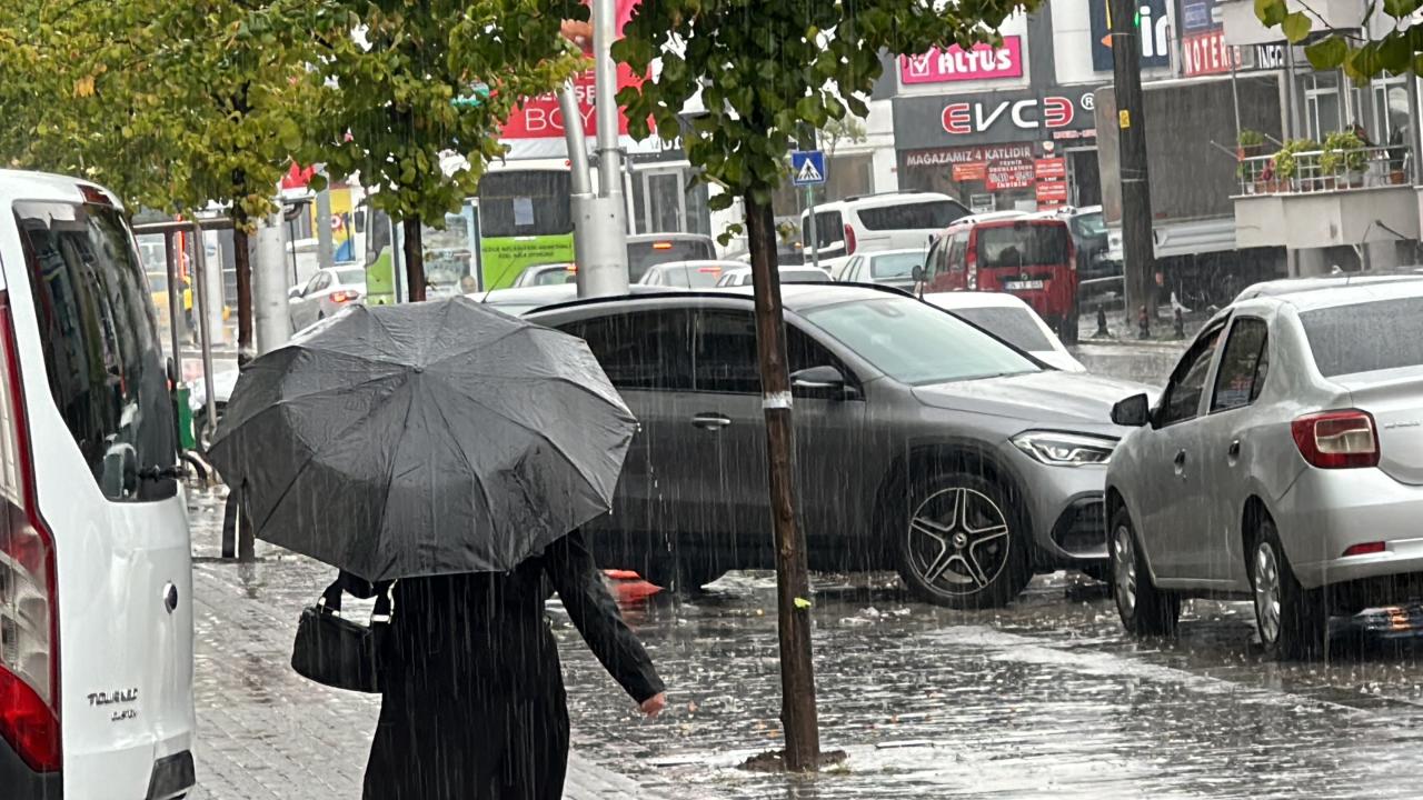 10 il için sarı uyarı: Kuvvetli yağışa dikkat