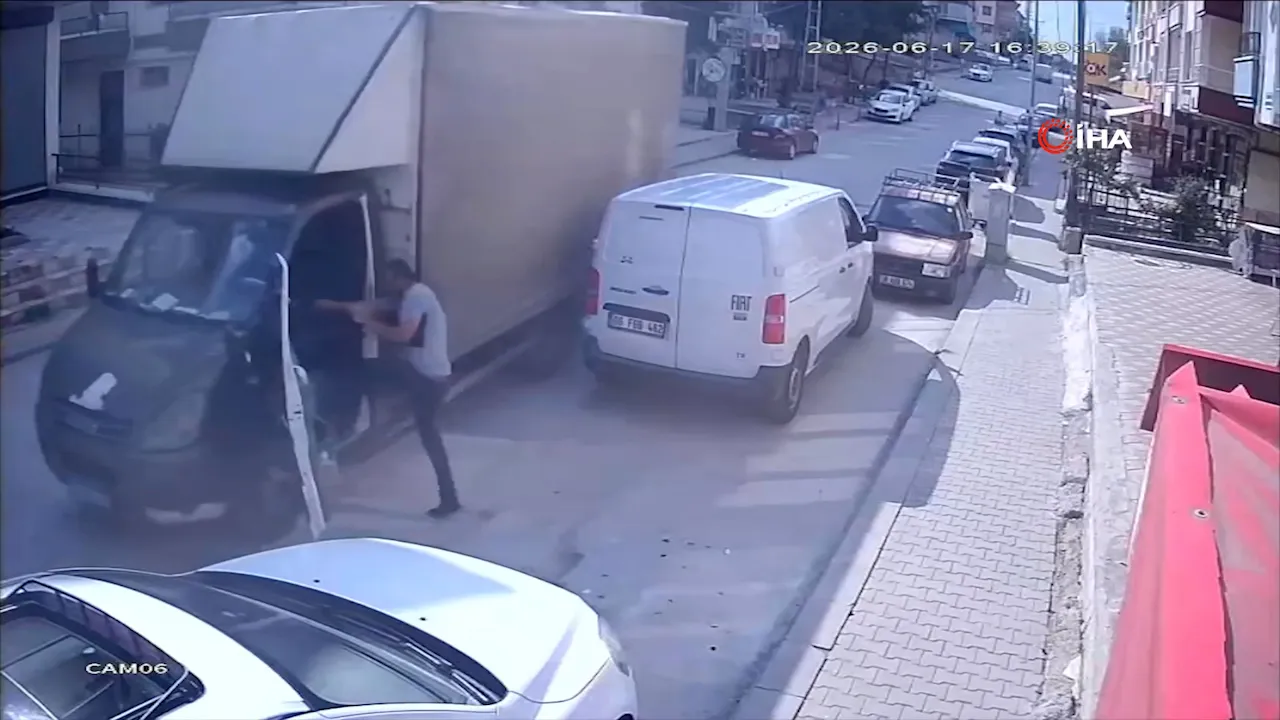 Fırıncının kahramanlık anı kamerada! Yokuş aşağı inen sürücüsüz kamyoneti son anda durdurdu