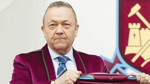 West Ham başkanı görevi bıraktı… Taciz istifası