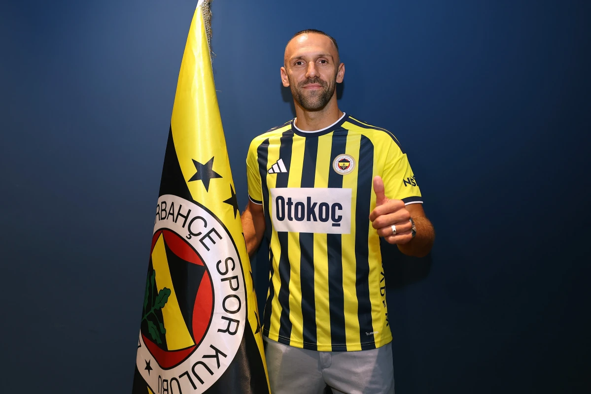 Vedat Muriqi resmen Fenerbahçe'de