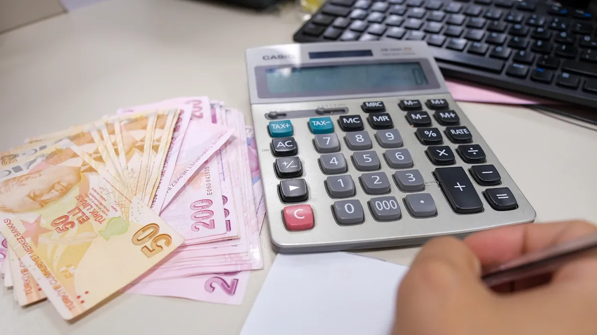 Emekliye temmuzda çifte düzenleme: Zam oranı ve taban maaş için yeni hesap TAKVİM'de! Aylık en az 23.676 TL