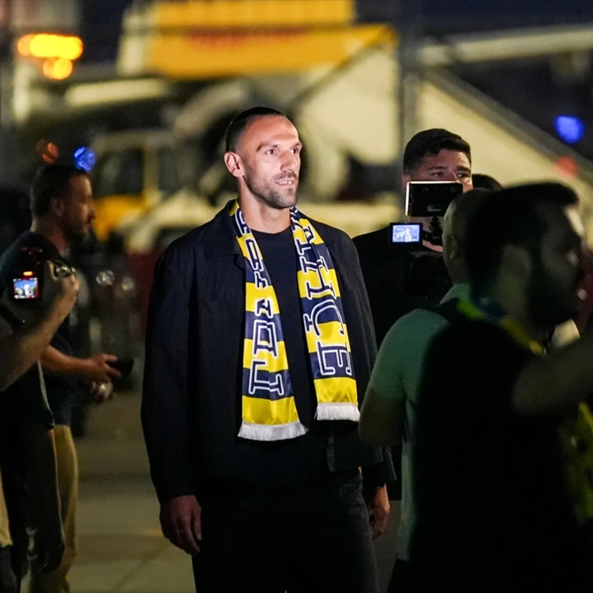 Yuvasına döndü! Vedat Muriqi İstanbul'a geldi