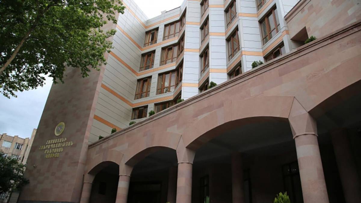 Ermenistan'da  seçim öncesi muhalefet partisinden 6 aday gözaltına alındı