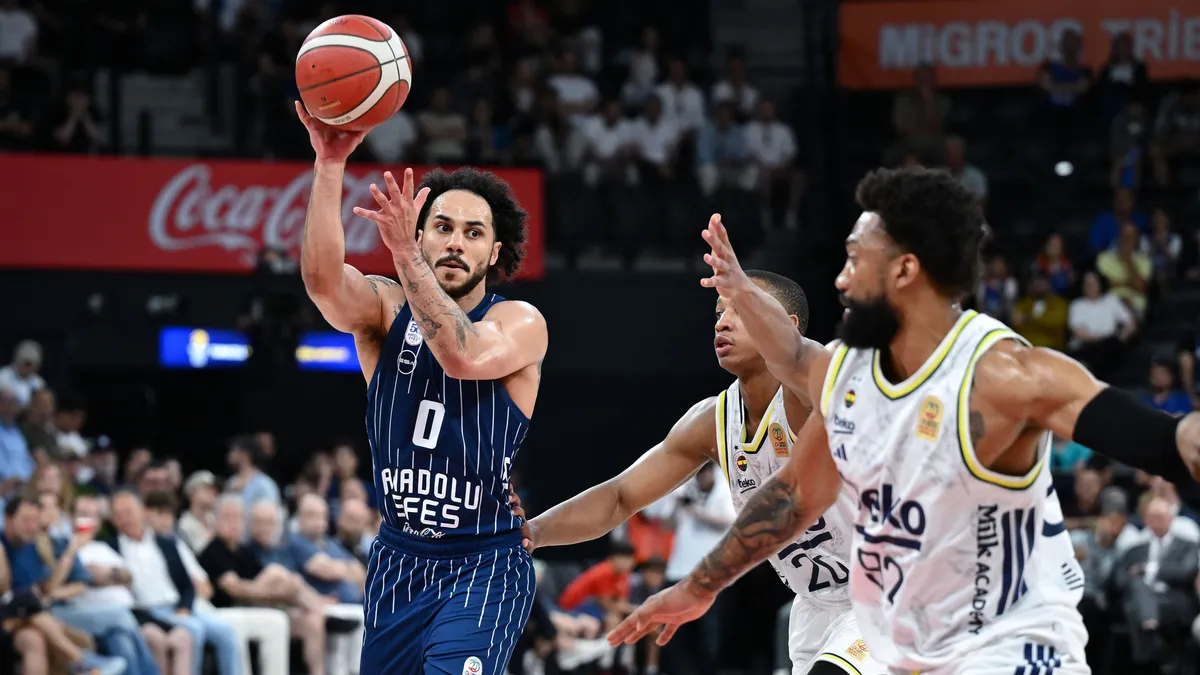 Basketbolda ilk finalist belli oldu! Fenerbahçe Beko Anadolu Efes'i eledi