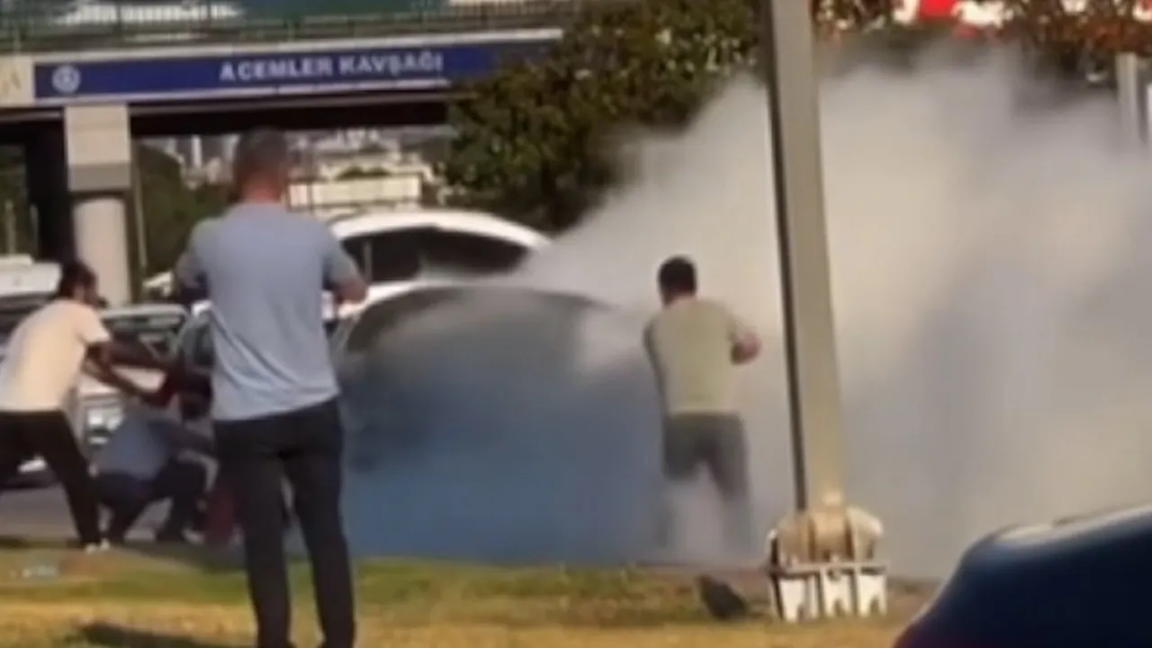 Bursa'da korkutan olay! Hareket halindeki otomobil cayır cayır yandı