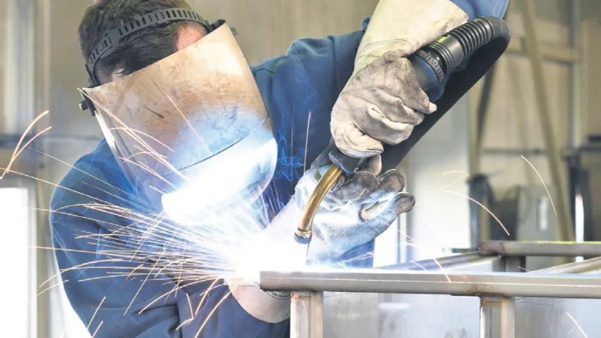 Almanya modeli Türkiye'de uygulanıyor: Fabrika sahasında eğitim verecek sanayi kolejleri kuruluyor