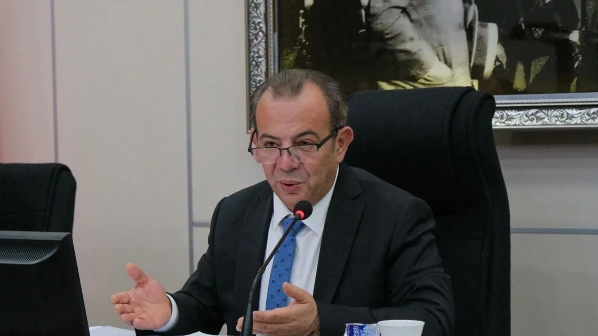 Dolandırıcılık ve cinsel saldırı suçlarından tutuklu bulunan CHP'li Tanju Özcan partisinden istifa etti!
