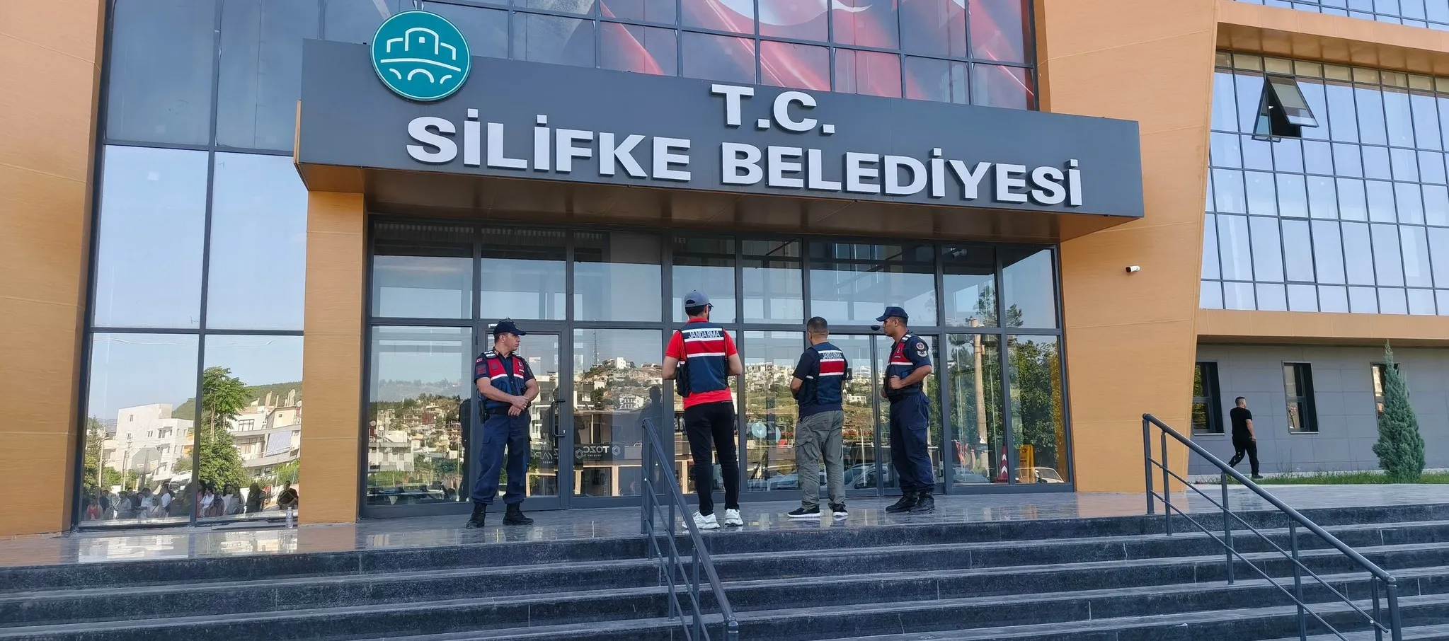 Silifke Belediyesi'ne operasyon! Belediye Başkanı Mustafa Turgut gözaltında