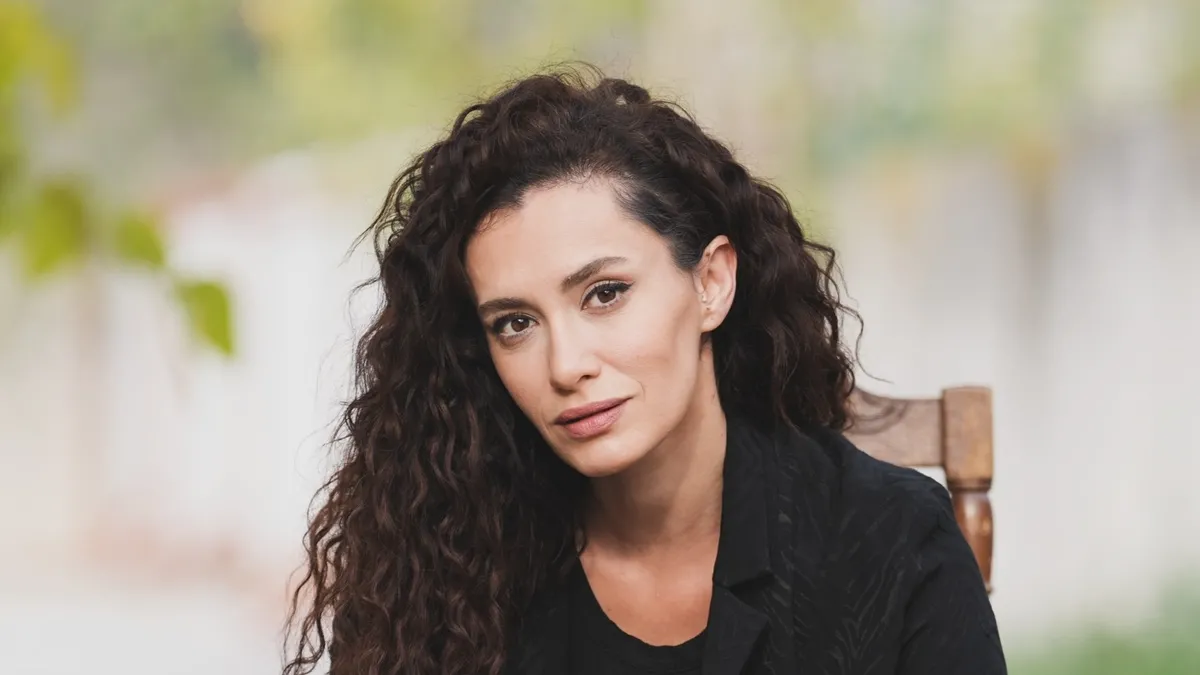 Hande Doğandemir evleniyor! Emre İzer ile kışa düğün var