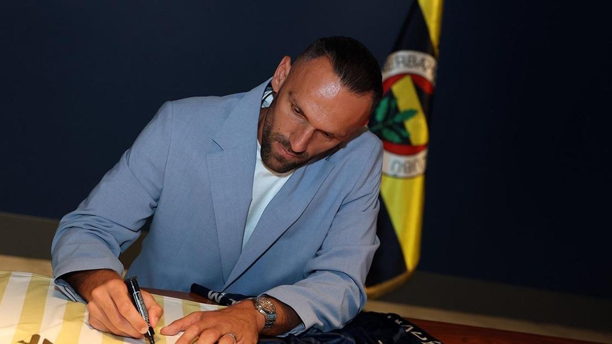 SON DAKİKA | Vedat Muriqi, resmen Fenerbahçe’de