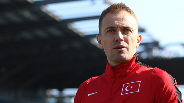 Mert Günok'tan Uğurcan Çakır yanıtı: 'Ne yapacağını bilen bir kaleci!'