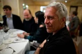 Epstein'in eski asistanı Lesley Groff, Epstein'i "usta manipülatör" olarak tanımladı
