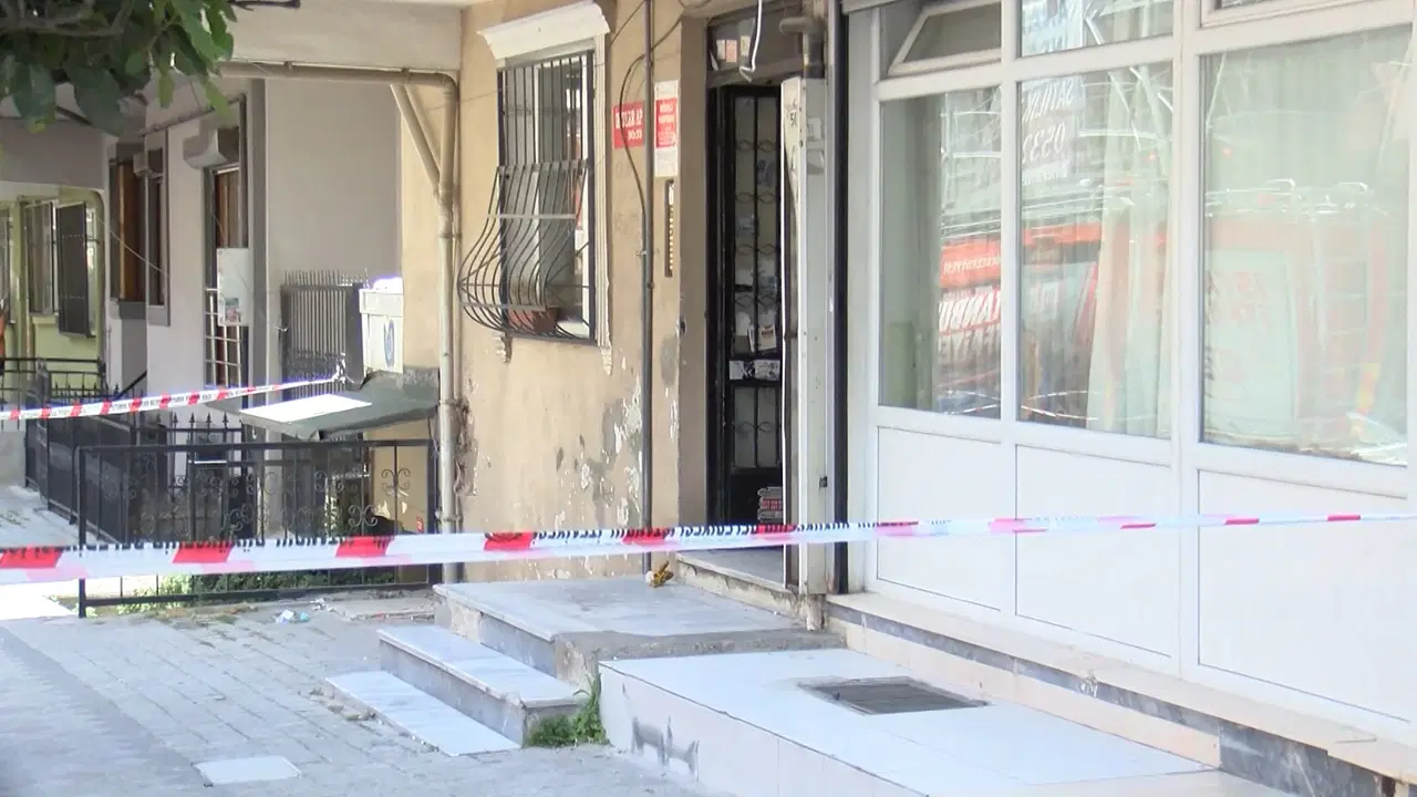İstanbul'da kentsel dönüşümdeki binanın doğalgaz borularının kesimi sırasında patlama: 3 yaralı