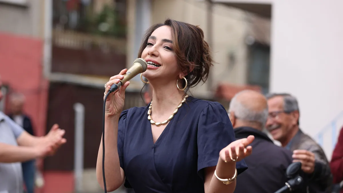 Altı Üstü İstanbul’un Fahriye’si Öykü Gürman rolünü anlattı