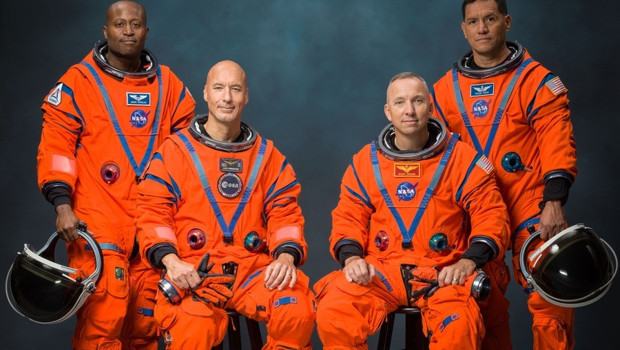 NASA Artemis III astronotlarını tanıttı