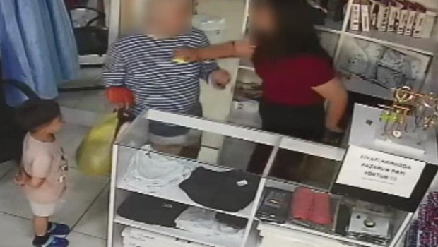 Pantolon paçasını yaptırdı, tartıştığı terzinin kızını dövdü