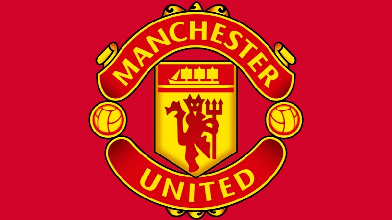 Manchester United üç yıldızına veda etti
