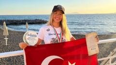 İtalya'da açık su yüzme yarışında tarihi başarı elde eden Eda Savcıgil kimdir?