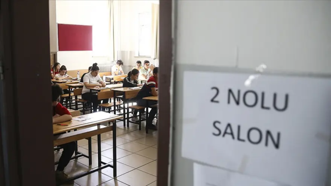 Bakan Tekin duyurdu: Cuma günü okullar tatil edildi