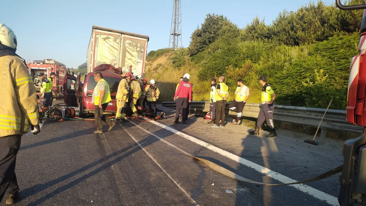 Çekmeköy'de feci kaza: 1'i bebek 3 kişi hayatını kaybetti
