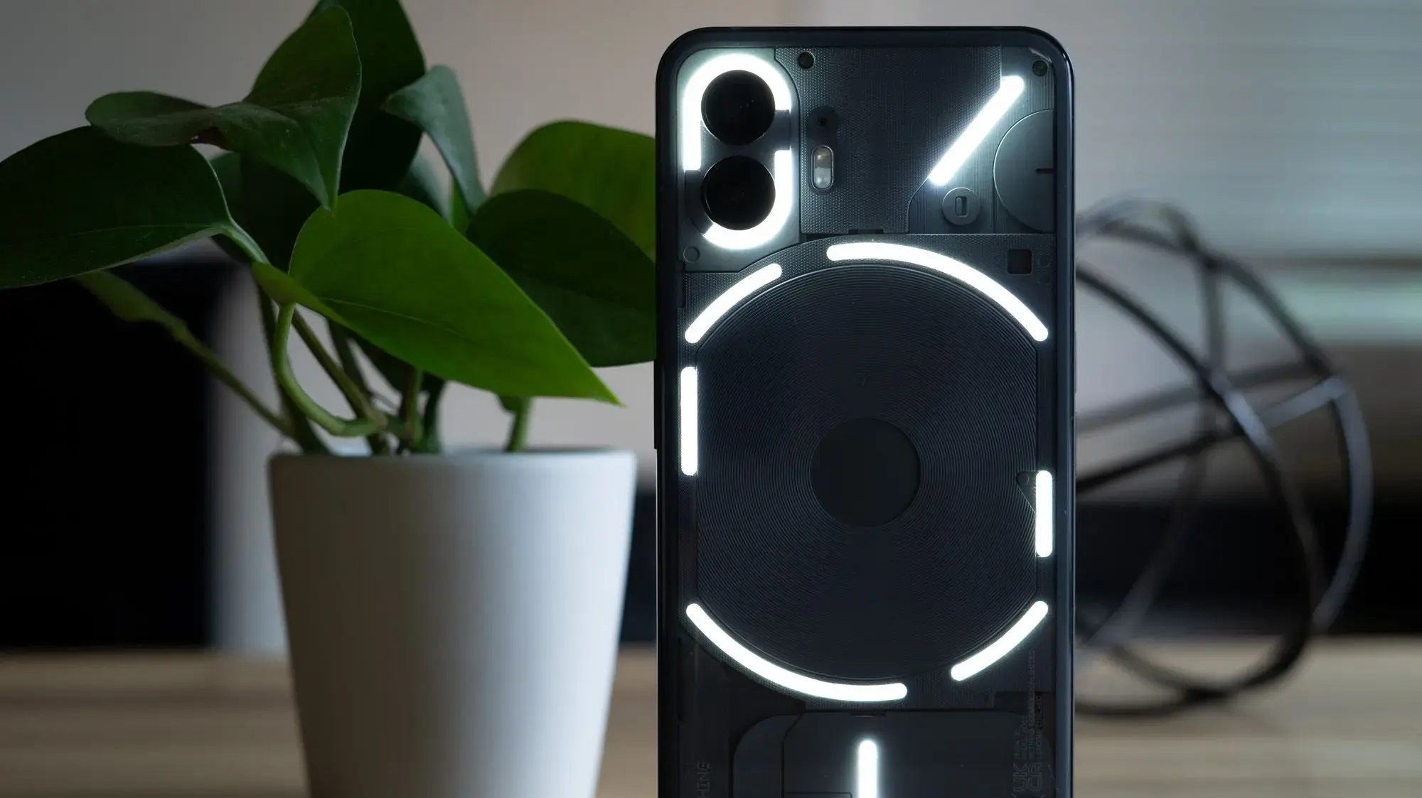 Nothing Yeni Modelleri İçin Gizemli İpuçları Paylaştı