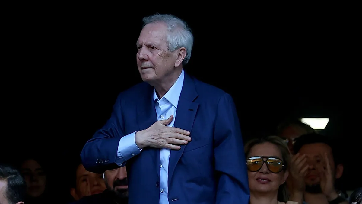 Aziz Yıldırım'dan 2 forvet transferi birden! Fenerbahçe'nin teknik direktörü belli oldu