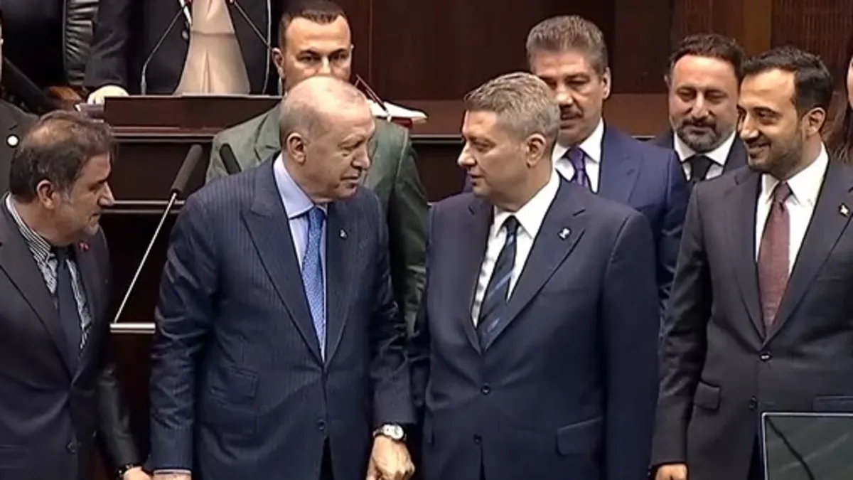 Rozet Başkan Erdoğan'dan: İYİ Parti'den istifa eden İstanbul Milletvekili Ersin Beyaz AK Parti'ye katıldı