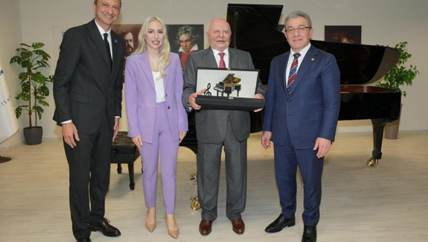 Steinway&Sons Piyanosu DEÜ Konservatuvarı’nda