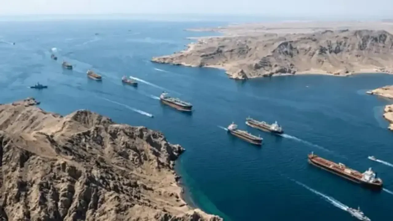 İran, 60 günlük süreçte Hürmüz'den geçmek isteyen gemilerle ilgili şartları açıkladı