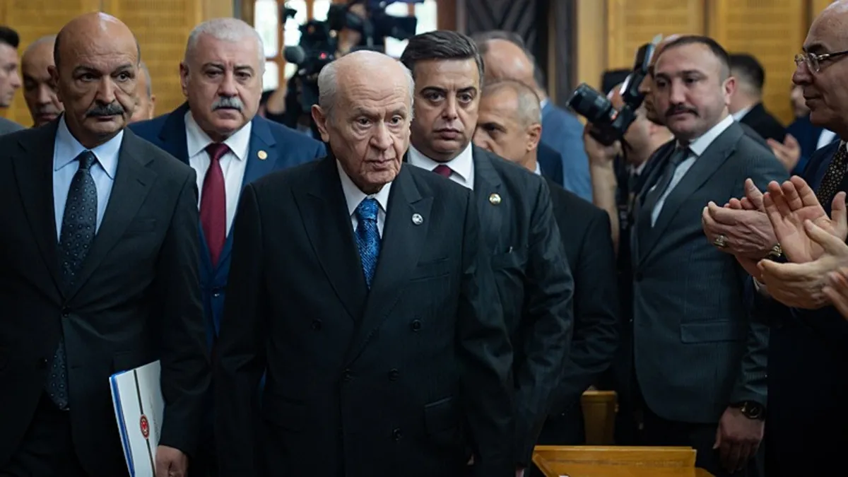Devlet Bahçeli'den "CHP buhran içinde" çıkışı! Özgür Özel'e uyarı: Ateşe körükle gitme