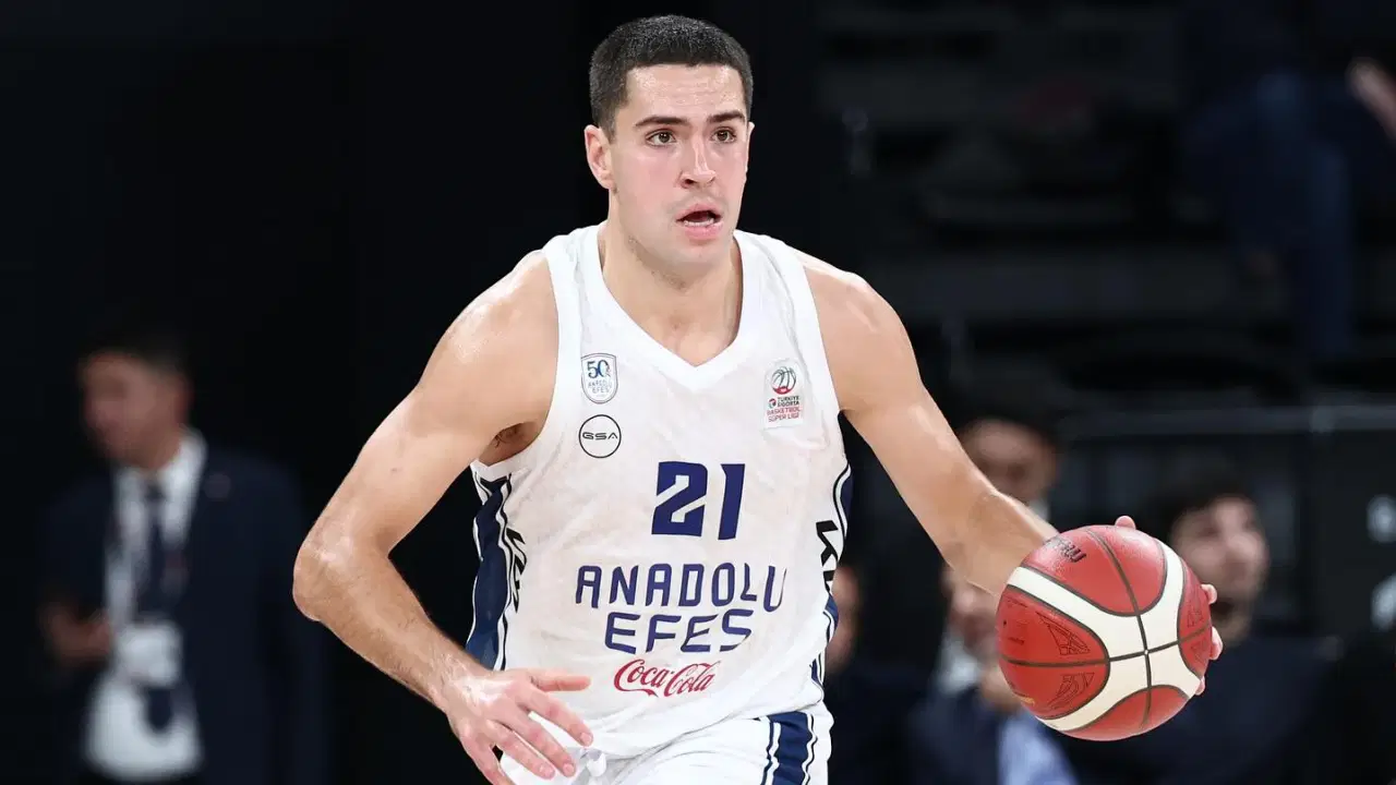Anadolu Efes'te iki ABD'li ile yollar ayrıldı!