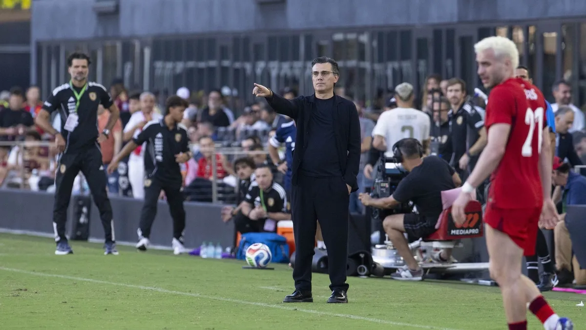 A Milliler Dünya Kupası'na hazır! Montella'dan "Hakan Çalhanoğlu" mesajı | Zeki Çelik hayalini gerçekleştirdi