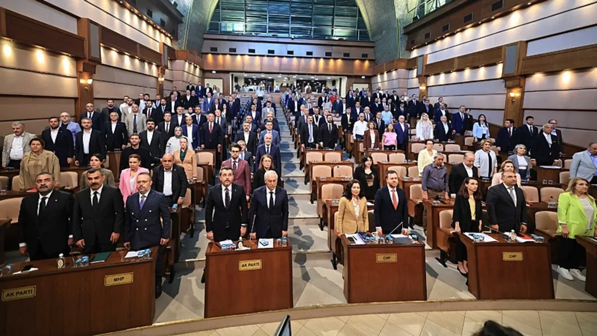 CHP’li İBB’den öğrenci yurtlarına zam: Karar CHP oylarıyla geçti
