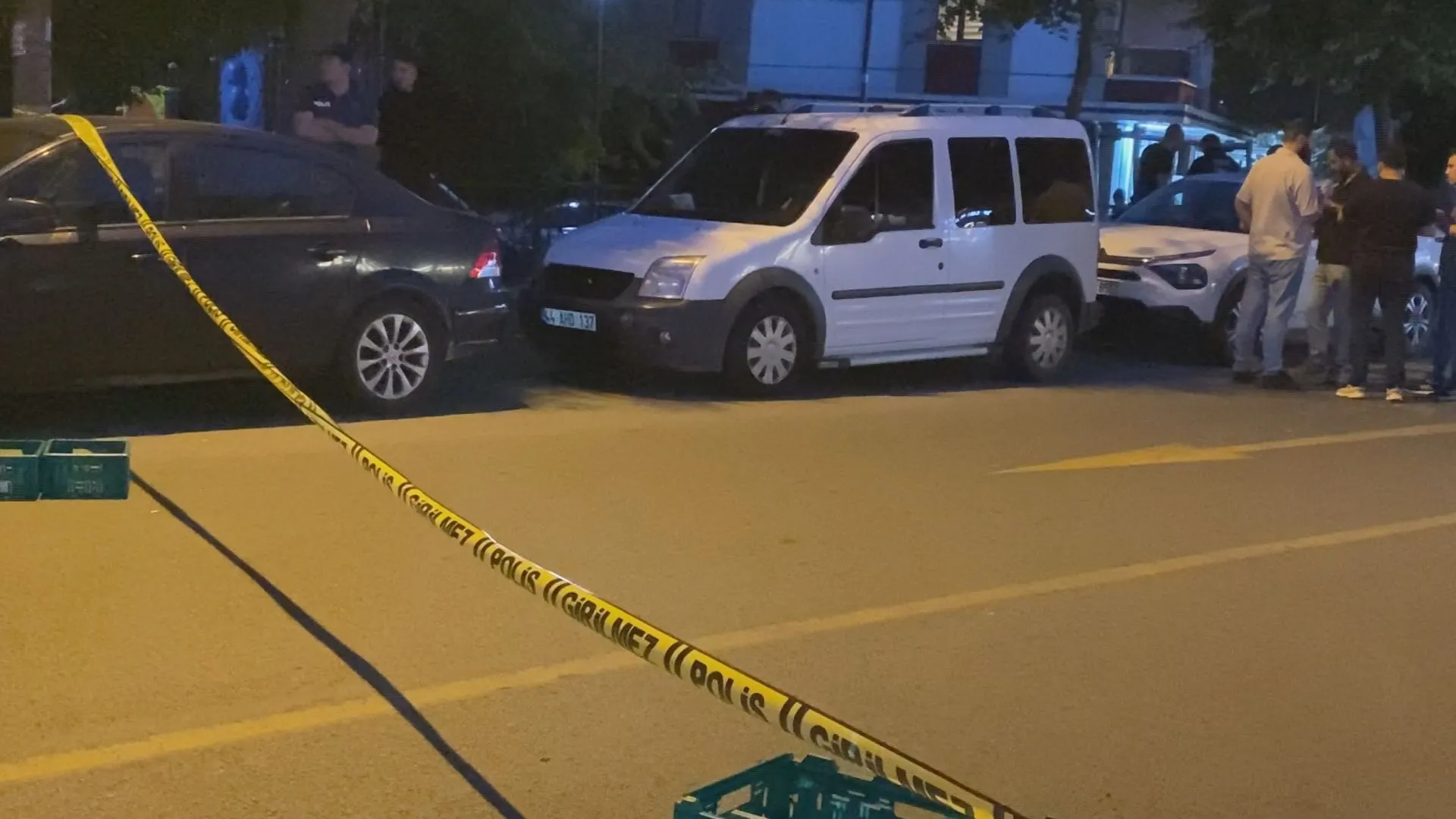 Eyüpsultan'da silahlı saldırı! Kurşun yağdırıp kaçtılar: 5 yaralı