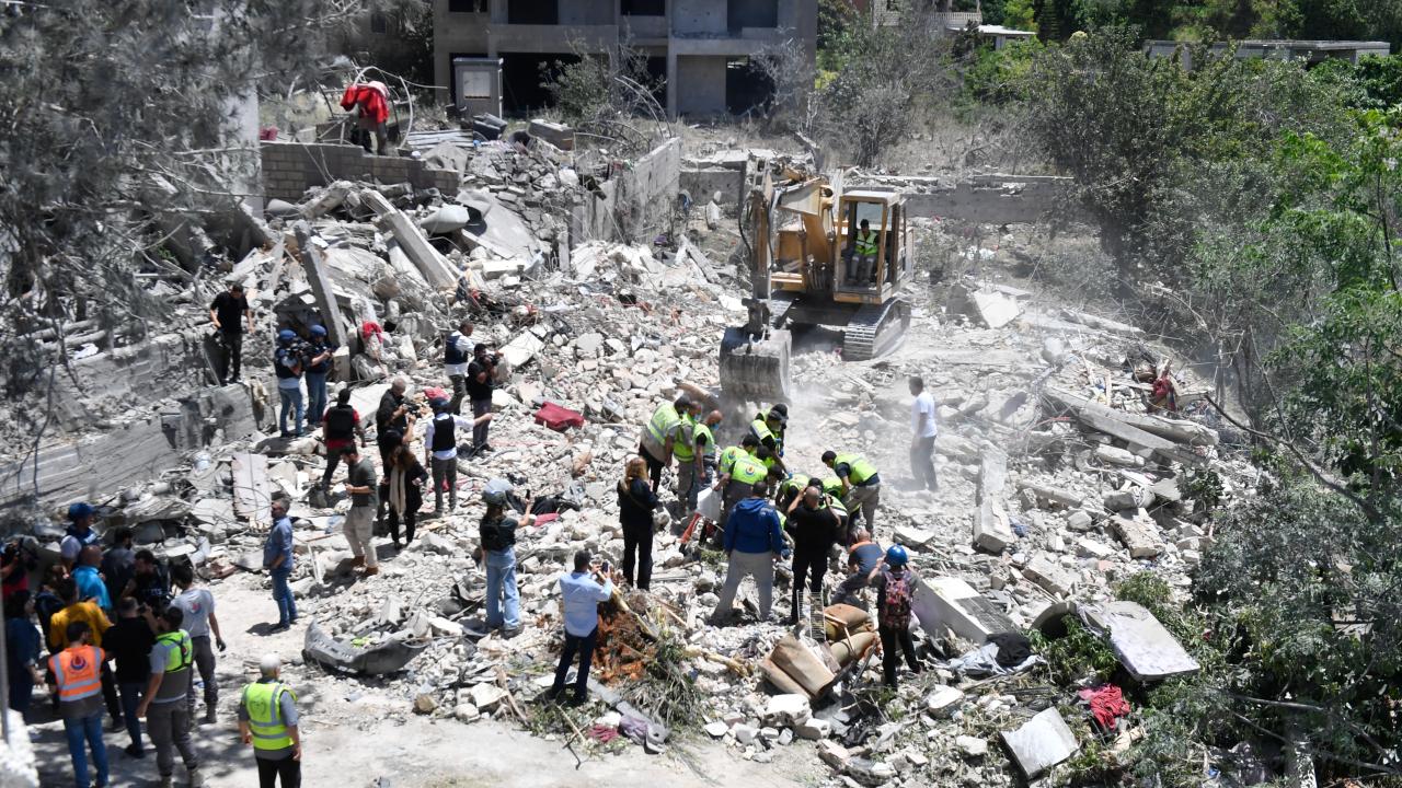 Katil İsrail'in Lübnan'a düzenlediği saldırılarda ölenlerin sayısı 3 bin 980'e yükseldi