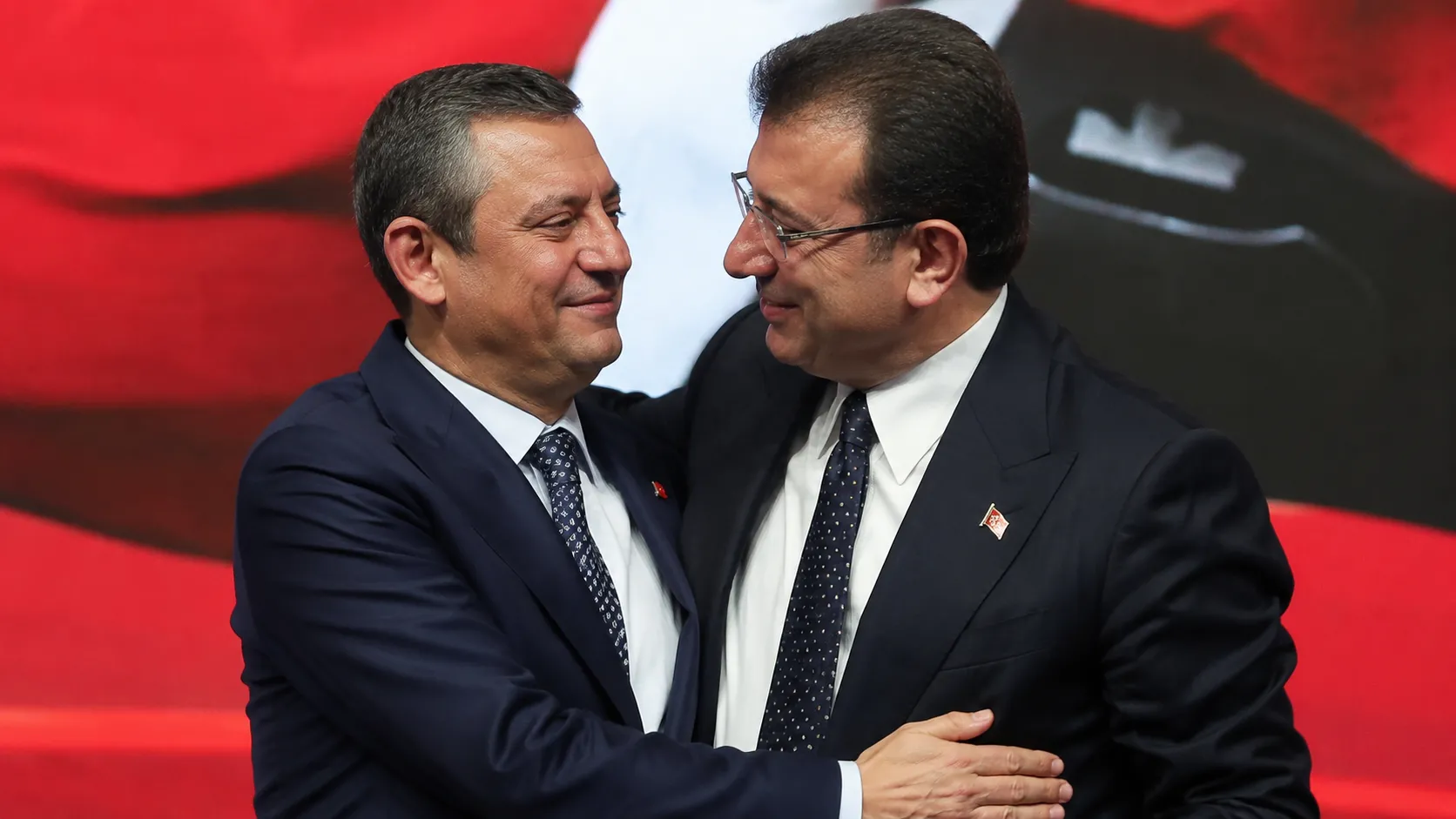 Özel-İmamoğlu'ndan yeni parti hazırlığı: FETÖ iltisaklı isimlere kuruculuk teklifi