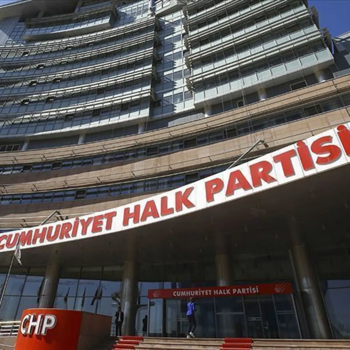 CHP'de ihraç krizi derinleşiyor: 