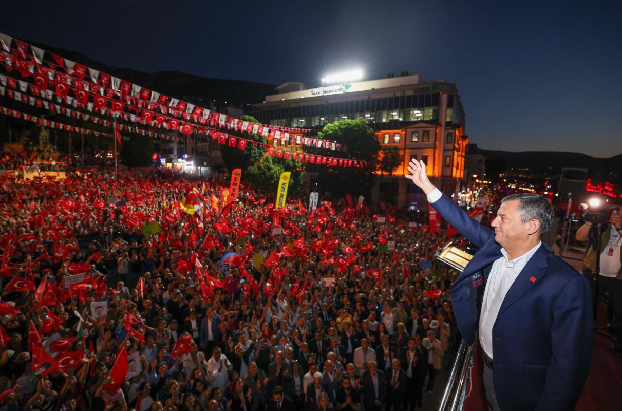 Özgür Özel Erdoğan'a meydan okudu: “Canlı yayın yapılsın, millet gerçeği görsün”