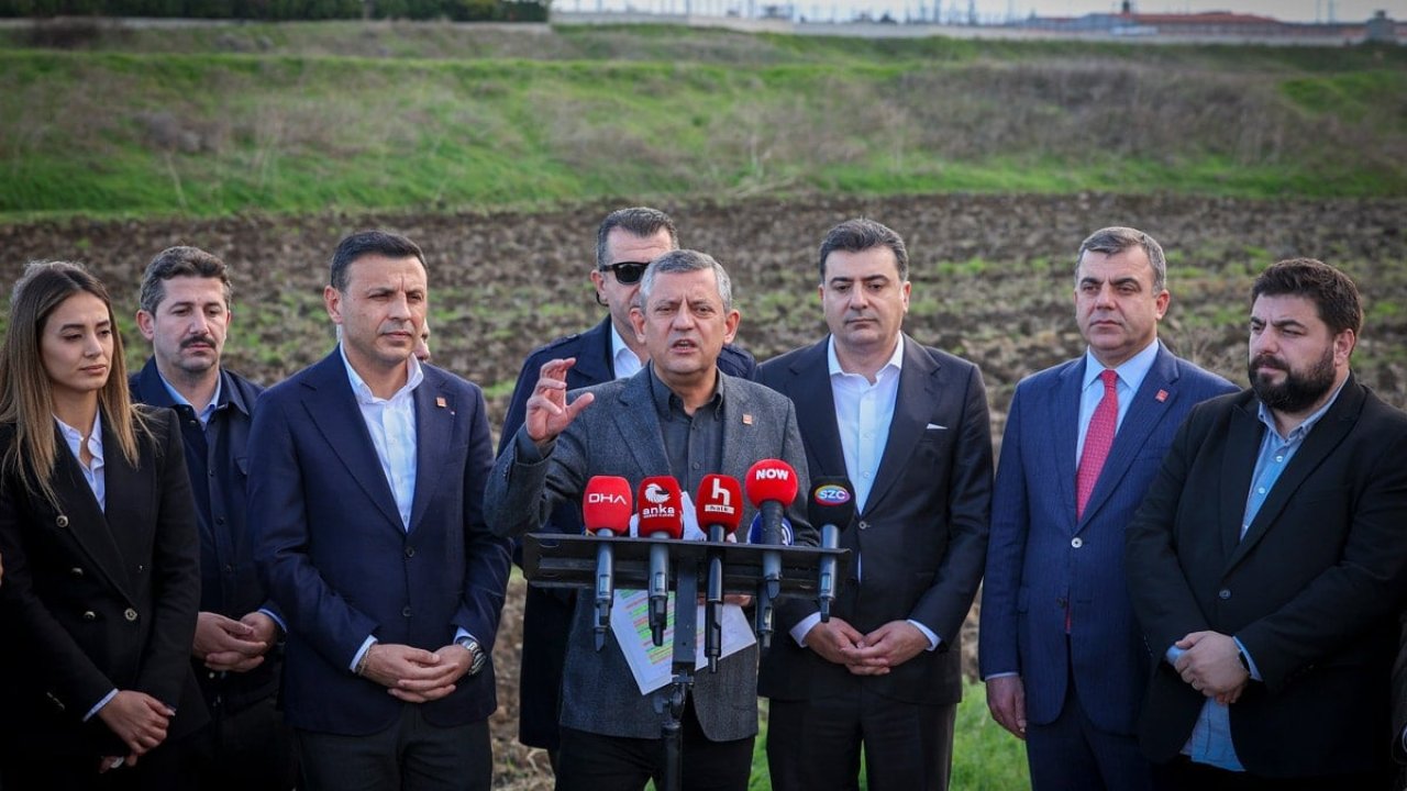 Özgür Özel tutuklu belediye başkanı Muhittin Böcek'i ziyaret etti: "Günde 22 ilaç içiyor"