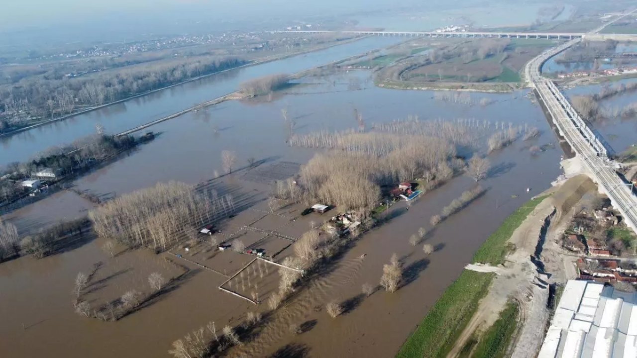 İki Şehirde Kırmızı Alarm! Tahliyeler Devrede, Ulaşım Durdu!
