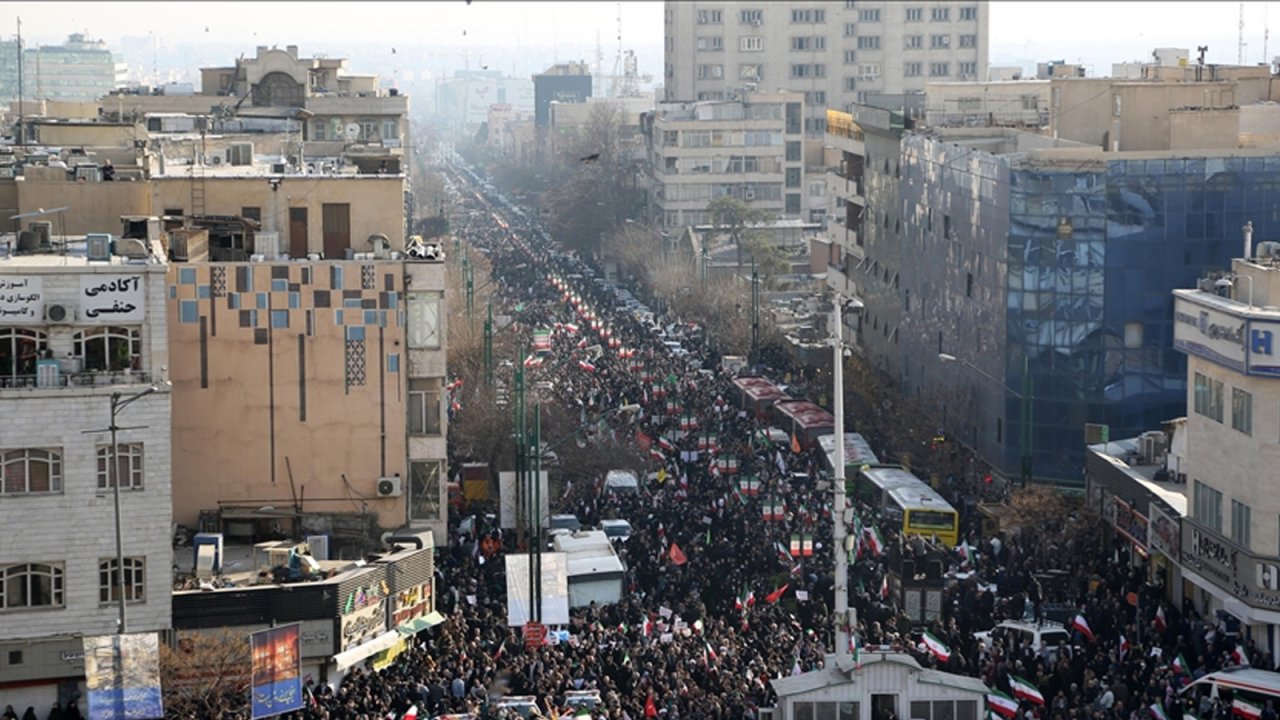 İran Yönetiminden Geri Adım Sinyali: Üniversitelerle Doğrudan Temas Mesajı!