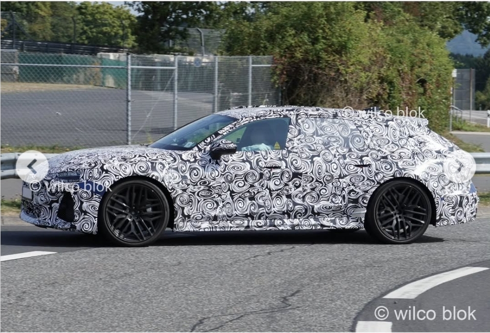 Hibrit motorlu Audi RS6 görüntülendi! Aileler bunu beğendi!