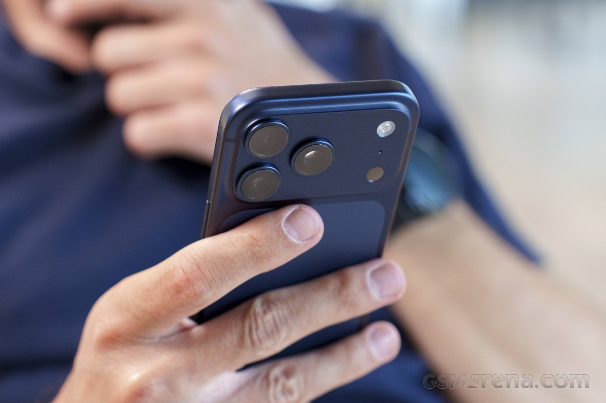 Söylentilere göre Avrupa'da yalnızca eSIM destekli iPhone'lar satışa sunulacak.