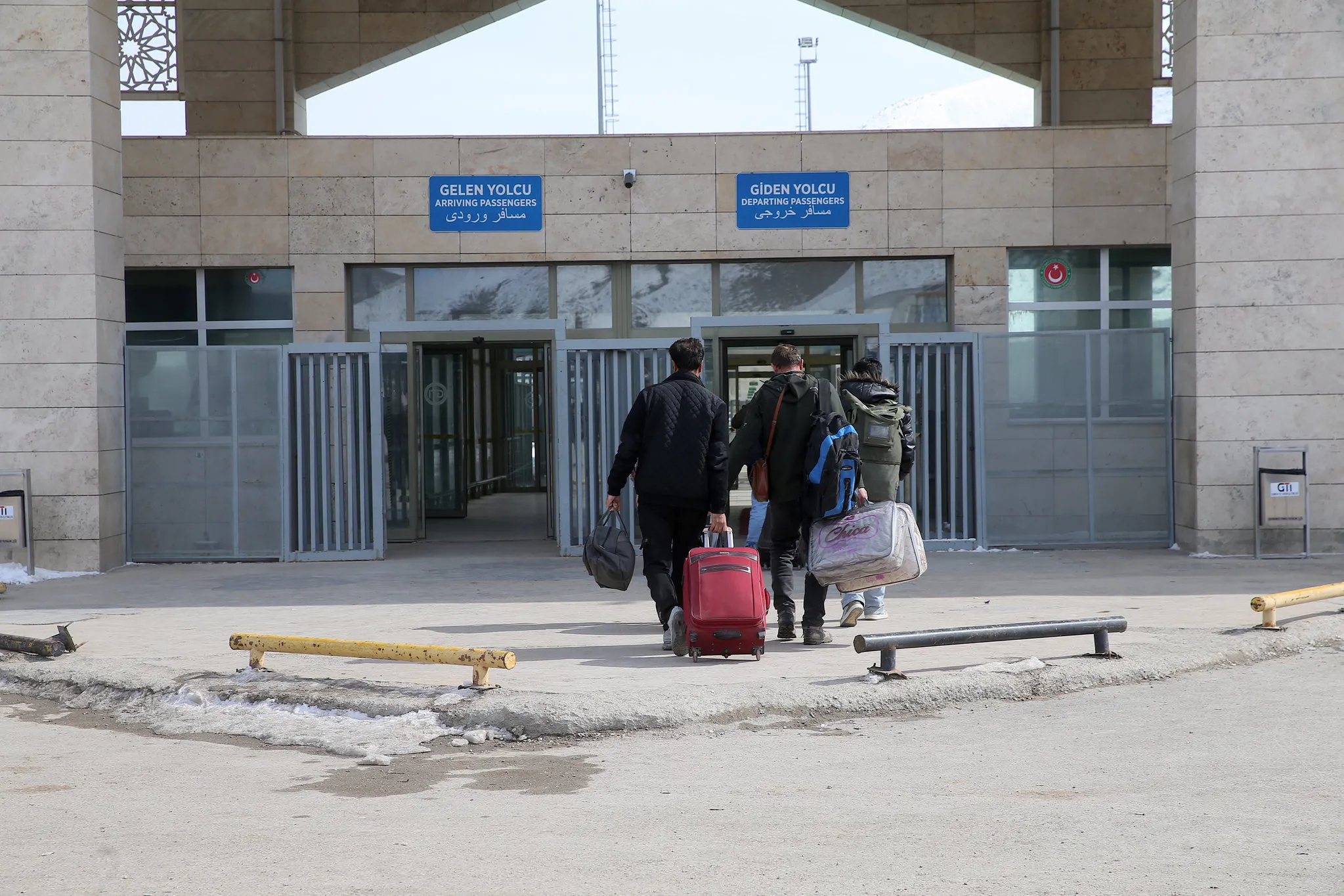 Tahliye rotası Türkiye! Sınır kapısı umut kapısı oldu