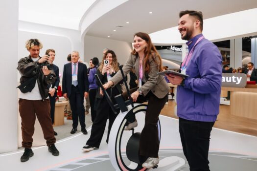 Huawei MWC 2026'da yepyeni akıllı cihazlarını tüketicilerle buluşturuyor