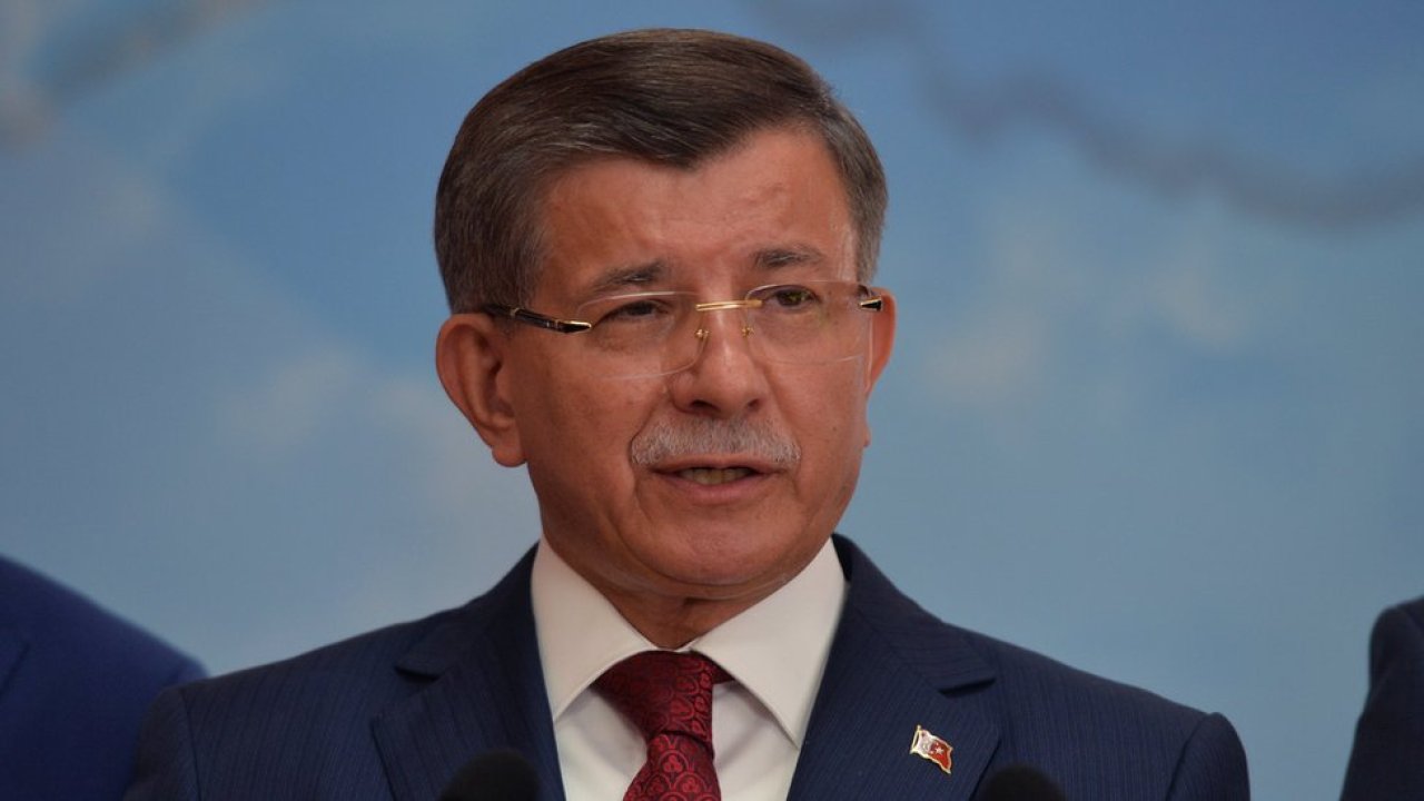 Davutoğlu’ndan hükümete İran uyarısı: “Türkiye bu savaşın tarafı olmamalı”